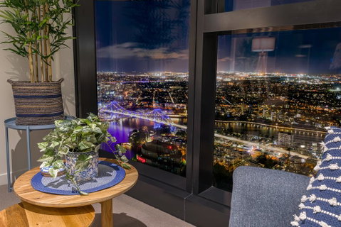 Level 77 Skytower Retreat In CBD - Sunshine Coast Guide 2