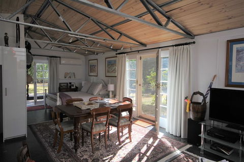 Lily's Farm Studio - Sunshine Coast Guide 1