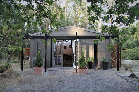 Lily's Farm Studio - Sunshine Coast Guide 0