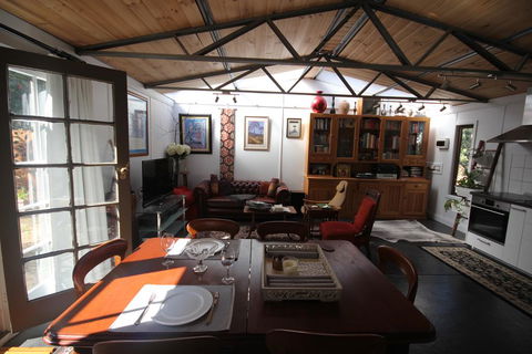 Lily's Farm Studio - Sunshine Coast Guide 3