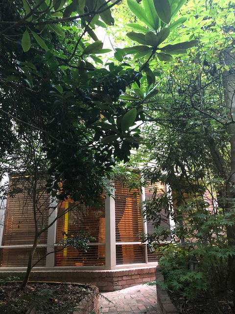 Linden Gardens Rainforest Retreat - Sunshine Coast Guide 3