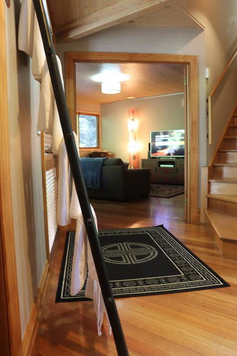 Linden Gardens Rainforest Retreat - Sunshine Coast Guide 2