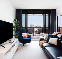 Luxe Apartment Five Minutes From Airport and City - Sunshine Coast Guide