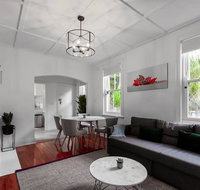 Luxurious Historic Home with Harbour Bridge Views - Sunshine Coast Guide