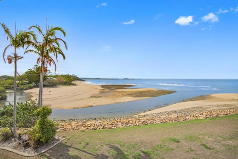 Luxury Beach Unit - Sunshine Coast Guide 1