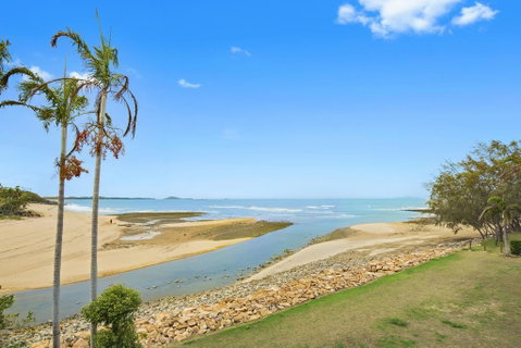 Luxury Beach Unit - Sunshine Coast Guide 2