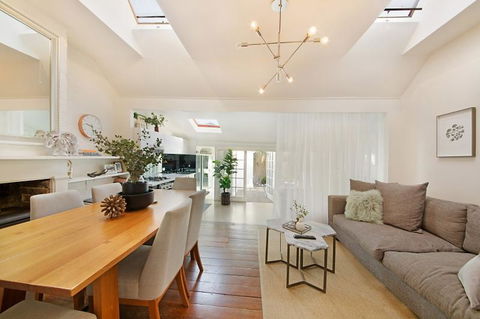 Luxury Designer Paddington Cottage + FREE WIFI - Sunshine Coast Guide 2