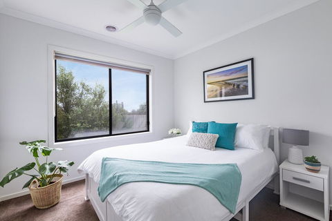 Luxury Escape In Ocean Grove - Sunshine Coast Guide 2