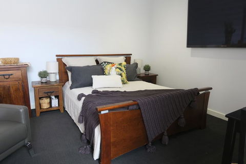 Luxury Homestay BNB In Rochedale - Sunshine Coast Guide 0