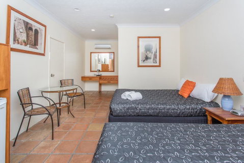 Mackay Rose Motel - Sunshine Coast Guide 2