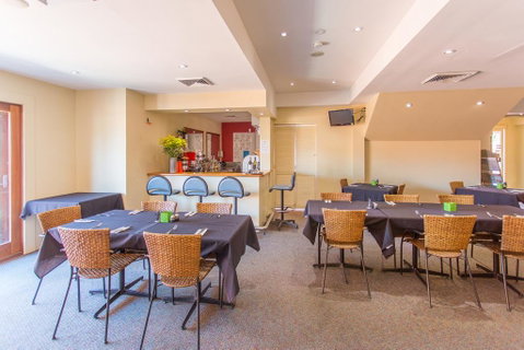Mackay Rose Motel - Sunshine Coast Guide 1