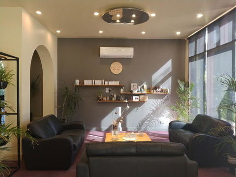 Madison Spa Motel - Adults Only - Sunshine Coast Guide 2