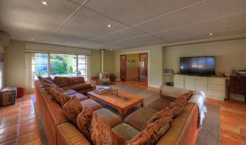 Maleny Homestead & Cottage - Sunshine Coast Guide 1