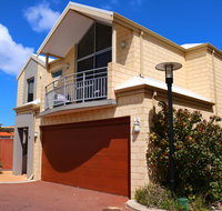 MANDURAH on the TERRACE - Sunshine Coast Guide