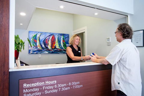 Manly Marina Cove Motel - Sunshine Coast Guide 3