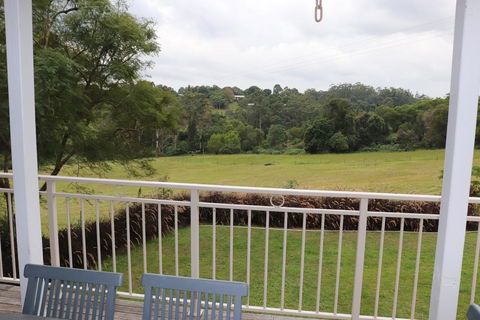 Mapleton Falls Farm House - Sunshine Coast Guide 3