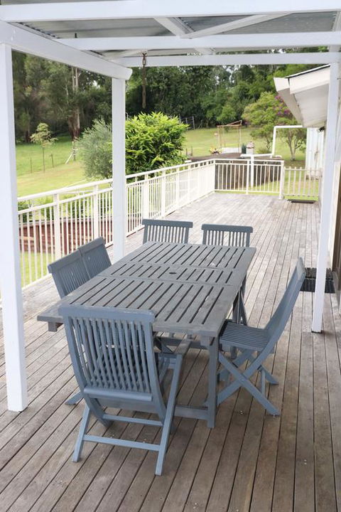 Mapleton Falls Farm House - Sunshine Coast Guide 2