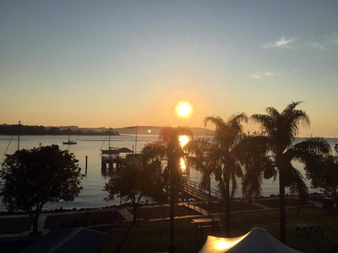 Mariners On The Waterfront - Sunshine Coast Guide 2