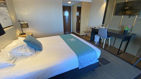 Mariners On The Waterfront - Sunshine Coast Guide 1