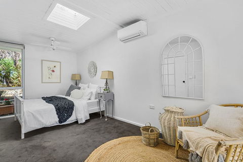 MARTHA COTTAGE - MT MARTHA - Sunshine Coast Guide 3