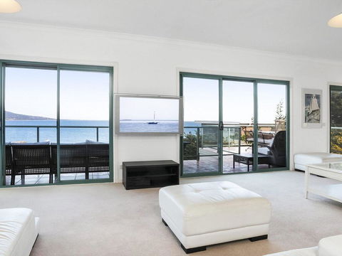 Martha's Villa - Sunshine Coast Guide 0