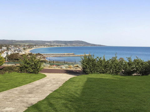 Martha's Villa - Sunshine Coast Guide 2