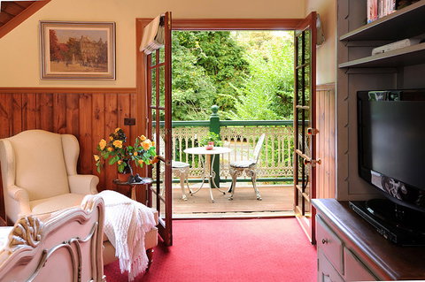 Mary Cards Coach House - Sunshine Coast Guide 2