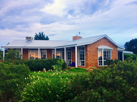 Melbourne Garden Bed And Breakfast - Sunshine Coast Guide 0