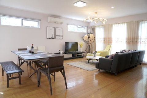 Melbourne Luxury Villa At Doncaster - Sunshine Coast Guide 0