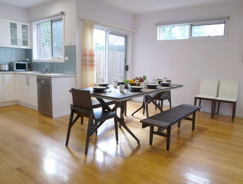 Melbourne Luxury Villa At Doncaster - Sunshine Coast Guide 3