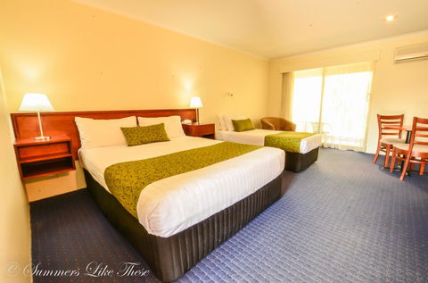 Meninya Palms Moama - Sunshine Coast Guide 1