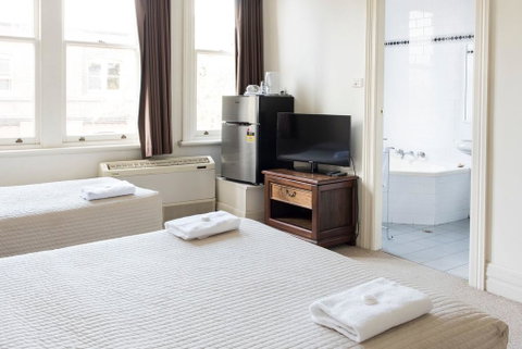 Mercantile Hotel - Sunshine Coast Guide 2