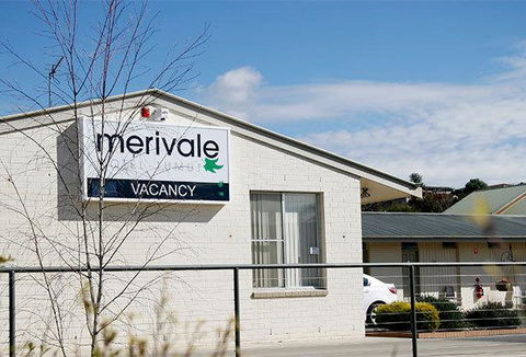 Merivale Motel - Sunshine Coast Guide 0