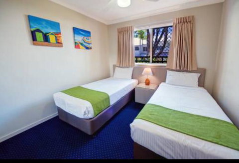 Mermaid Beach Apartment - Sunshine Coast Guide 2