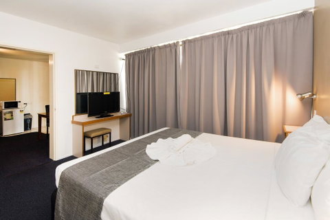Mid City Motor Inn - Sunshine Coast Guide 2