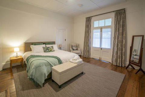 Middle Head Officers Quarters - Sunshine Coast Guide 3