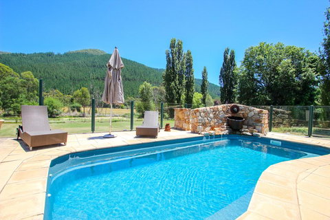 Mill Cottage - Sunshine Coast Guide 1