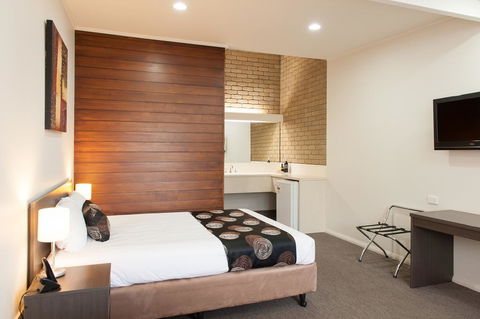 Mitchell On Main - Sunshine Coast Guide 3