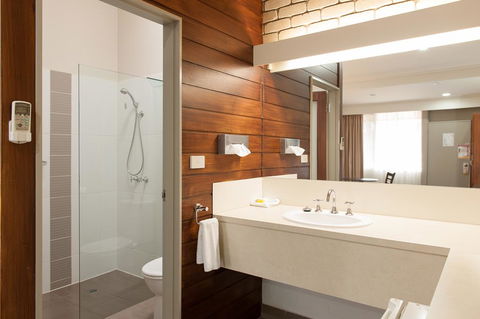 Mitchell On Main - Sunshine Coast Guide 2