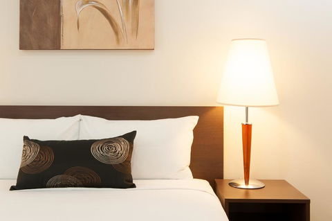 Mitchell On Main - Sunshine Coast Guide 0