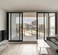Modern Apartment in Darling Harbour - Sunshine Coast Guide