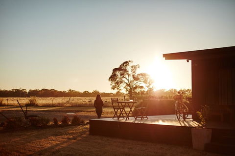 Moodemere Lake House - Sunshine Coast Guide 0