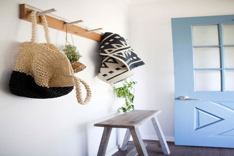 MOOMBA RETREAT - MORNINGTON - Sunshine Coast Guide 2