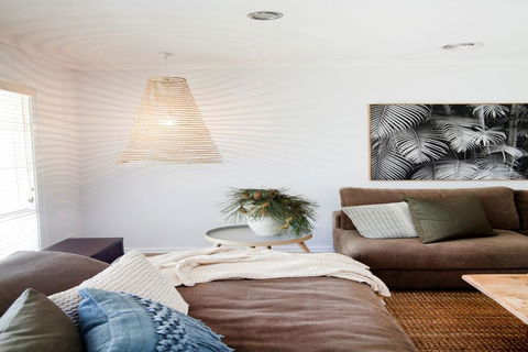 MOOMBA RETREAT - MORNINGTON - Sunshine Coast Guide 1