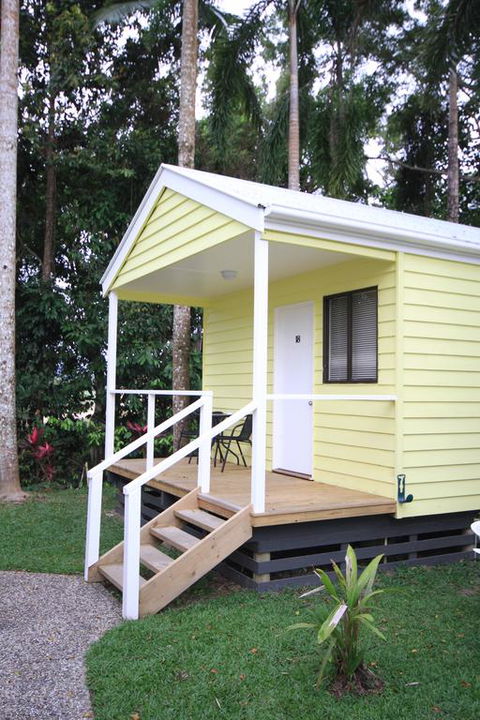 Mossman Motel Holiday Villas - Sunshine Coast Guide 3