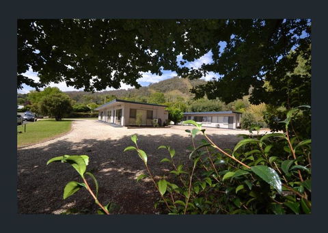 Mount Beauty Motor Inn - Sunshine Coast Guide 0