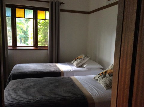 Mount Browne Cottage - Sunshine Coast Guide 1