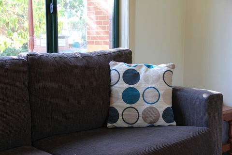 Mount Waverley Townhouses - Sunshine Coast Guide 1