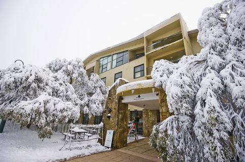 Mt Buller Chalet Hotel & Suites - Sunshine Coast Guide 0