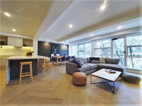 Mt Buller Chalet Hotel & Suites - Sunshine Coast Guide 1